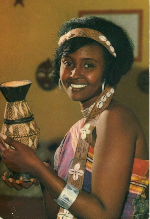 NoomadRoots heritage - traditional hair care ingredients and botanicals